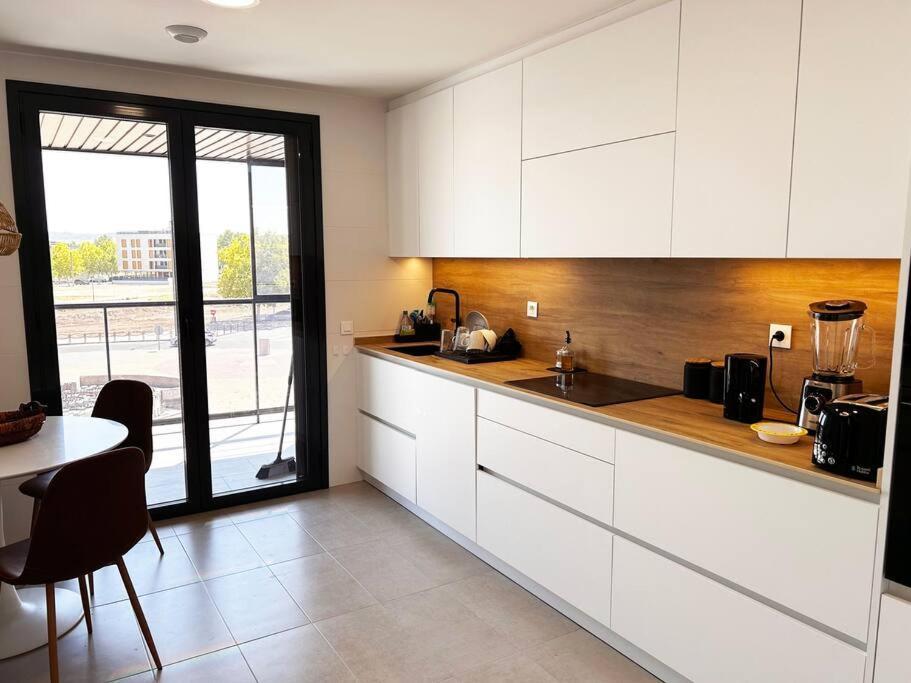 Apartamento De Cuatro Habitaciones En Talavera Талавера де ла Рейна Екстериор снимка