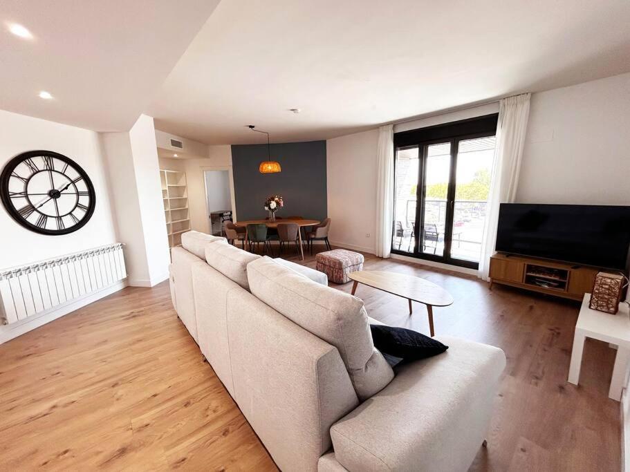 Apartamento De Cuatro Habitaciones En Talavera Талавера де ла Рейна Екстериор снимка